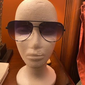 Practically brand new Quay Australia shades. Great for Summer!